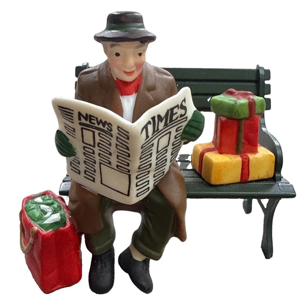 Dept 56 Rest Ye Merry Gentleman Figurine Heritage Village Collection 5540-9 Park